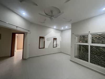 بحریہ انکلیو - سیکٹر اے بحریہ انکلیو,بحریہ ٹاؤن,اسلام آباد میں 3 کمروں کا 10 مرلہ بالائی پورشن 78.0 ہزار میں کرایہ پر دستیاب ہے۔