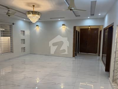 سی بی آر ٹاؤن اسلام آباد میں 6 کمروں کا 12 مرلہ مکان 6.8 کروڑ میں برائے فروخت۔ سی بی آر ٹاؤن اسلام آباد میں 6 کمروں کا 12 مرلہ مکان 6.8 کروڑ میں برائے فروخت۔