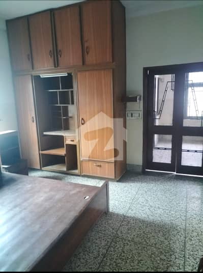 Upper Portion For rent In Malik Anwar Road