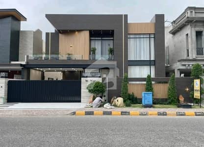 رائل آرچرڈ ملتان پبلک سکول روڈ,ملتان میں 5 کمروں کا 1 کنال مکان 7.5 کروڑ میں برائے فروخت۔