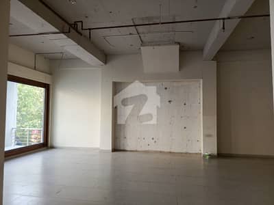 ایف ۔ 7 مرکز ایف ۔ 7,اسلام آباد میں 4 مرلہ Studio دکان 10.7 لاکھ میں کرایہ پر دستیاب ہے۔