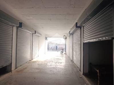 ملتان پبلک سکول روڈ ملتان میں 13 مرلہ Studio عمارت 3.3 کروڑ میں برائے فروخت۔