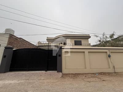 ملتان پبلک سکول روڈ ملتان میں 6 کمروں کا 1 کنال مکان 3.4 کروڑ میں برائے فروخت۔ ملتان پبلک سکول روڈ ملتان میں 6 کمروں کا 1 کنال مکان 3.4 کروڑ میں برائے فروخت۔