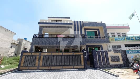 Centrally Located House Available In G-15/1 For Sale