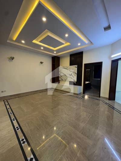 10 Marla Full House Available For Rent New Type Wapda Town Phase Block E2