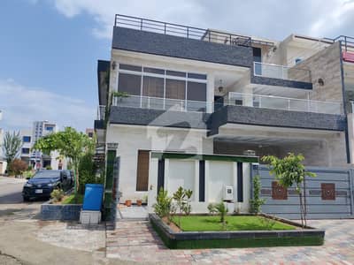 12 Marla Fully Furnished House For Sale