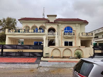 جی ۔ 15/1 جی ۔ 15,اسلام آباد میں 7 کمروں کا 1 کنال مکان 7.8 کروڑ میں برائے فروخت۔