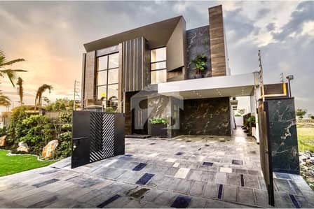NEAR RAYA GOLF CLUB 1 KANAL ULTRA MODERN A PLUS DESIGN WITH BESMENT HOUSE FOR SALE IN DHA PHASE 7 100% ORIGNAIL ADD