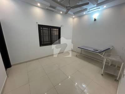 پی ای سی ایچ ایس بلاک 2 پی ای سی ایچ ایس,جمشید ٹاؤن,کراچی میں 3 کمروں کا 8 مرلہ زیریں پورشن 3.8 کروڑ میں برائے فروخت۔