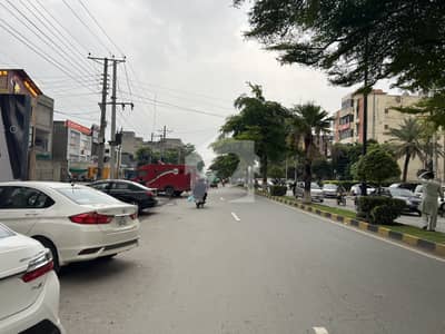 سوِل لائنز فیصل آباد میں 1 کنال کمرشل پلاٹ 23.2 کروڑ میں برائے فروخت۔