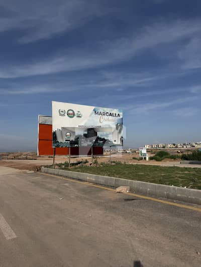 Prime Commercial Opportunity In DHA Margalla Orchards Walk, Islamabad!   Secure Your Investment In One Of Islamabad Most Promising Commercial Destinations DHA Margalla Orchards Walk On Main Park Road. Ideally Positioned Opposite COMSATS University With