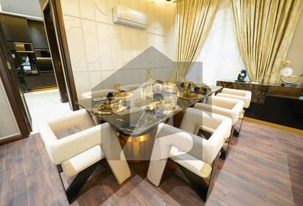 10 MARLA LUXURIOUS MODERATE HOUSE WITRH BASEMENT AVAILABLE FOR SALE