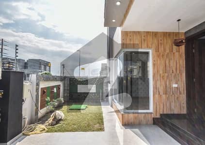 10 Marla Modern Design Luxury House Available For Sale 10 Marla Modern Design Luxury House Available For Sale