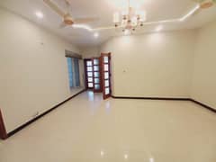 Luxury House Available For Rent