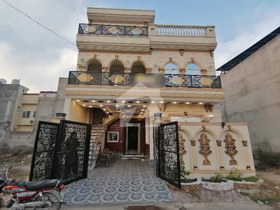 الرحمان فیز 2 - بلاک ایل الرحمان گارڈن فیز 2,الرحمان گارڈن,لاہور میں 5 کمروں کا 6 مرلہ مکان 2.6 کروڑ میں برائے فروخت۔