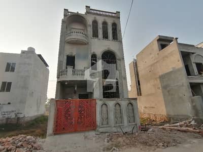 الرحمان فیز 2 - بلاک این الرحمان گارڈن فیز 2,الرحمان گارڈن,لاہور میں 4 کمروں کا 3 مرلہ مکان 1.1 کروڑ میں برائے فروخت۔