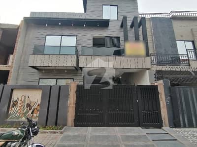 الرحمان فیز 2 - بلاک کے الرحمان گارڈن فیز 2,الرحمان گارڈن,لاہور میں 5 کمروں کا 7 مرلہ مکان 3.4 کروڑ میں برائے فروخت۔