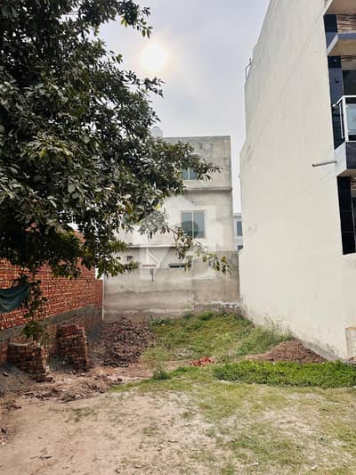 **Prime 5 Marla Plot For Sale In Park View City, Lahore**