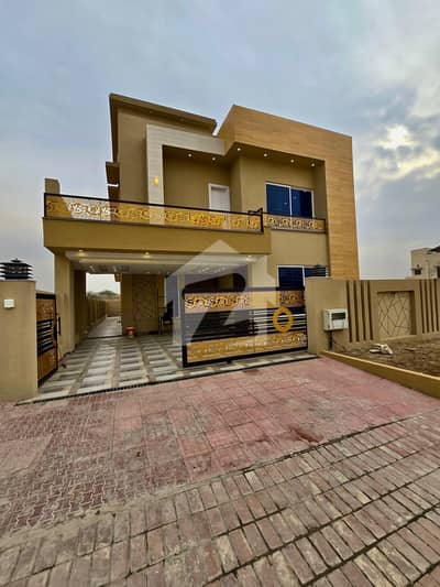 بحریہ ٹاؤن فیز 8 بحریہ ٹاؤن راولپنڈی,راولپنڈی میں 5 کمروں کا 10 مرلہ مکان 3.6 کروڑ میں برائے فروخت۔
