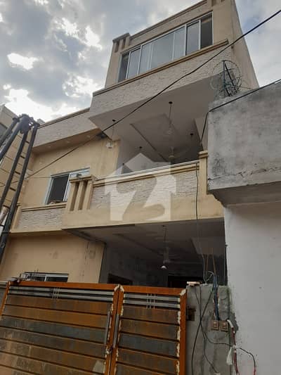 کالٹکس روڈ راولپنڈی میں 4 کمروں کا 5 مرلہ مکان 1.95 کروڑ میں برائے فروخت۔