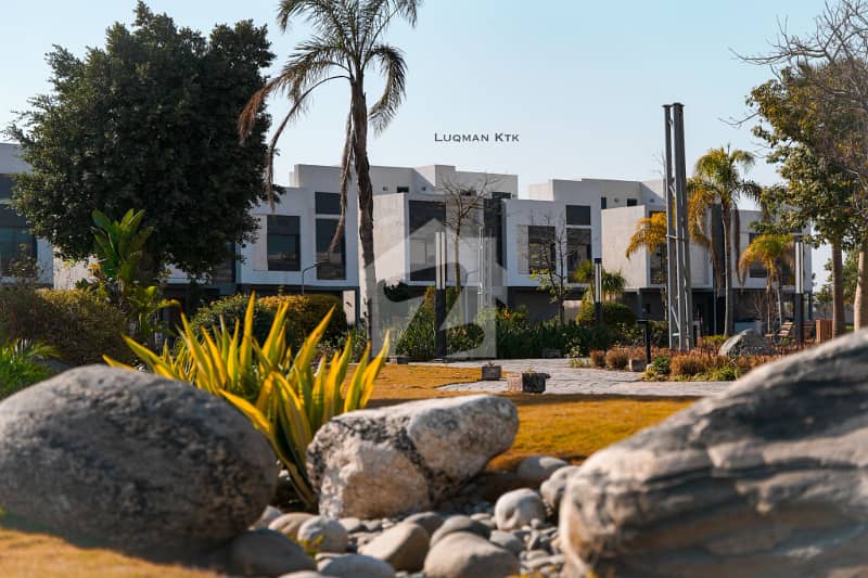 Urgent Sale 10 Marla Golf Course Facing Main Road Villa Urgent Sale 10 Marla Golf Course Facing Main Road Villa