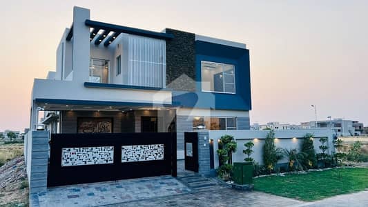 1 Kanal Full House For Sale In DHA Phase 7 T Block Near To Park