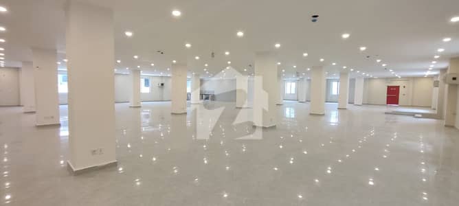 آئی ۔ 10 اسلام آباد میں 8 کنال Studio عمارت 1.2 کروڑ میں کرایہ پر دستیاب ہے۔