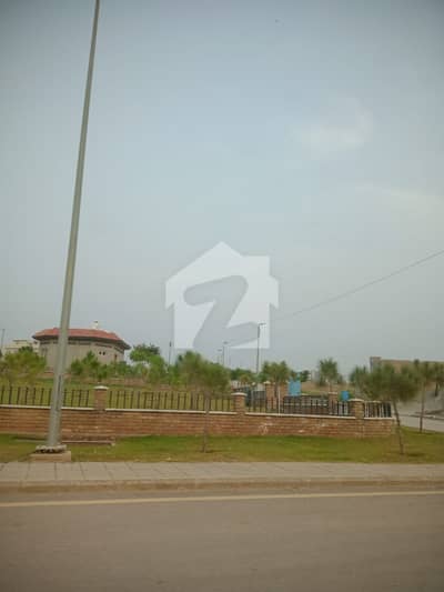1st Avenue Level It Very Near To Masjid ,Park ,Commercial
