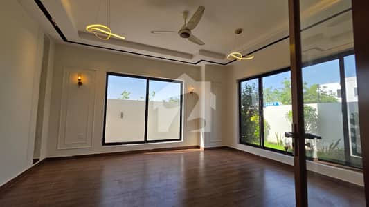 500 Sq Yd Luxury Villa FOR SALE. 2km From Entrance Of BTK. 6 Bed DDL 2 Kitchens 500 Sq Yd Luxury Villa FOR SALE. 2km From Entrance Of BTK. 6 Bed DDL 2 Kitchens