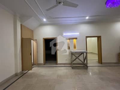 7 Marla Ground Portion Available On Rent G13/2