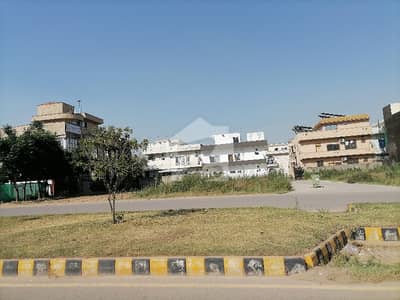 جی ۔ 14/3 جی ۔ 14,اسلام آباد میں 14 مرلہ رہائشی پلاٹ 4.5 کروڑ میں برائے فروخت۔