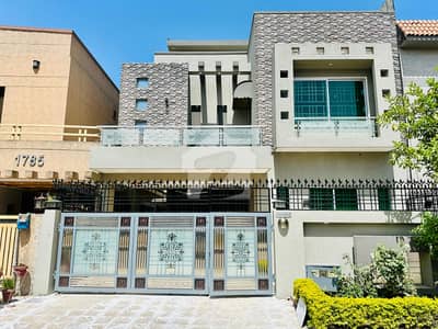 10 Marla House Available For Rent In Bahria Phase 3