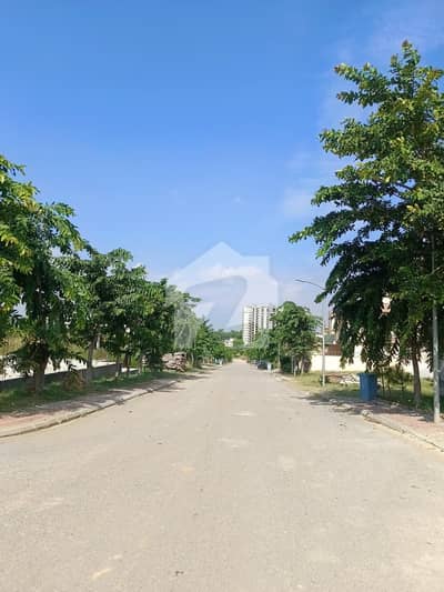 ٹاپ سٹی 1 - بلاک بی ٹاپ سٹی 1,اسلام آباد میں 1 کنال رہائشی پلاٹ 3.3 کروڑ میں برائے فروخت۔