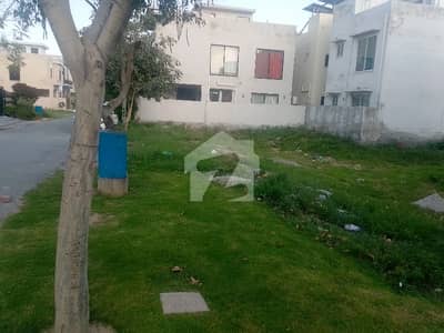 ڈی ایچ اے 9 ٹاؤن ۔ بلاک ڈی ڈی ایچ اے 9 ٹاؤن,ڈیفنس (ڈی ایچ اے),لاہور میں 5 مرلہ رہائشی پلاٹ 85.0 لاکھ میں برائے فروخت۔ ڈی ایچ اے 9 ٹاؤن ۔ بلاک ڈی ڈی ایچ اے 9 ٹاؤن,ڈیفنس (ڈی ایچ اے),لاہور میں 5 مرلہ رہائشی پلاٹ 85.0 لاکھ میں برائے فروخت۔