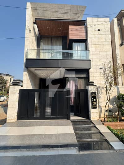Prime Location Park View City House Sized 5 Marla For sale Prime Location Park View City House Sized 5 Marla For sale