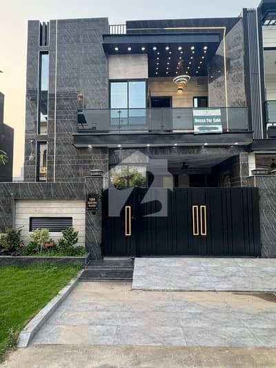 5 Marla Brand New House for Sale in Executive Block Park View City Lahore