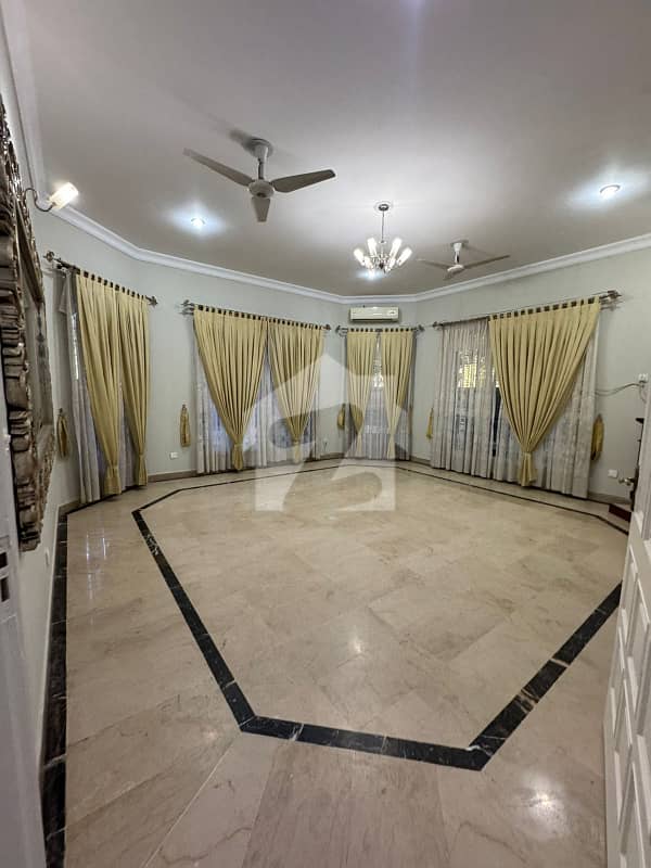 F-11 / 666 Square Yards House Available For Rent F-11 / 666 Square Yards House Available For Rent