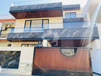جی ۔ 10 اسلام آباد میں 6 کمروں کا 11 مرلہ مکان 12.5 کروڑ میں برائے فروخت۔