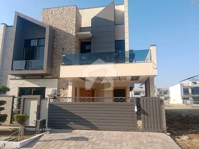 14 Marla House In Only Rs. 85000000