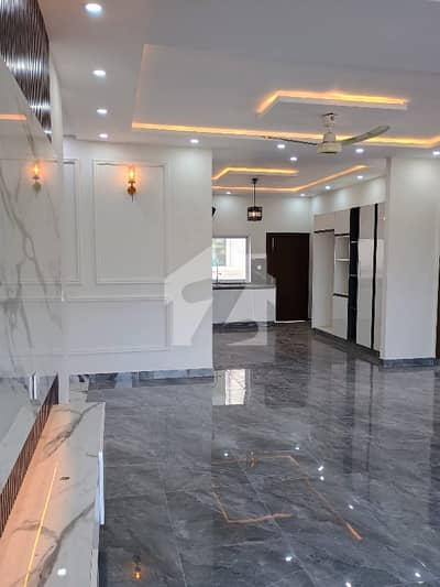 MODERATE BRAND NEW FULL KANAL HOUSE FOR RENT