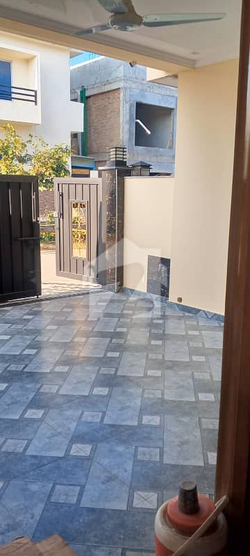 فیصل ٹاؤن - ایف ۔ 18 اسلام آباد میں 4 کمروں کا 8 مرلہ مکان 1.0 لاکھ میں کرایہ پر دستیاب ہے۔