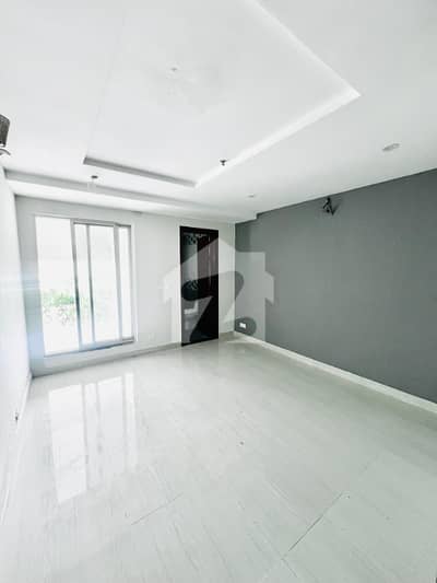 One Bed Luxury Non Furnished Apartment Available For Rent
