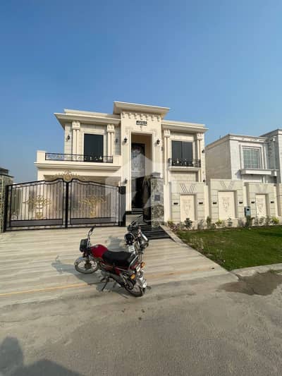 ڈی ایچ اے فیز 1 ڈی ایچ اے ڈیفینس,ملتان میں 5 کمروں کا 1 کنال مکان 5.5 کروڑ میں برائے فروخت۔