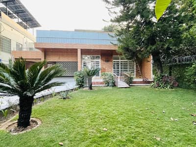 Luxurious House On Prime Location Available For Rent In Islamabad Pakistan.