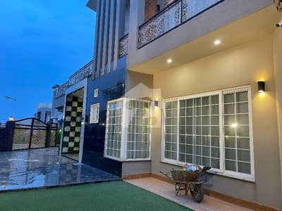 Modern Living Luxury House For Rent