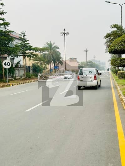 10 Marla Plots Are Available For Sale in Diamond Block