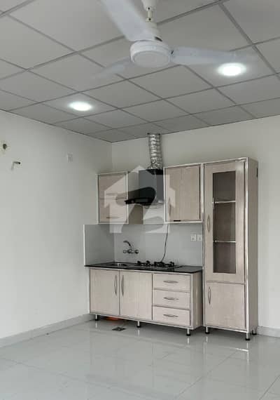 01 BEDROOM LUXURY UNFURNISHED APARTMENT AVAILABLE FOR RENT AT GULBERG GREEN ISLAMABAD