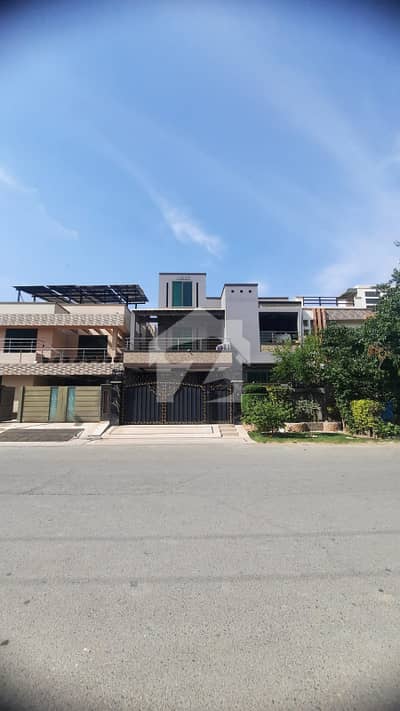 10 Marla House For Sale In Paragon City Lahore