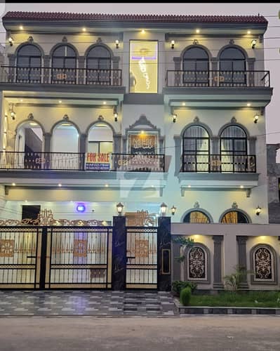 10 Marla Beautiful Luxury House For Sale