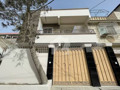 گلستانِ جوہر کراچی میں 5 کمروں کا 5 مرلہ مکان 3.55 کروڑ میں برائے فروخت۔